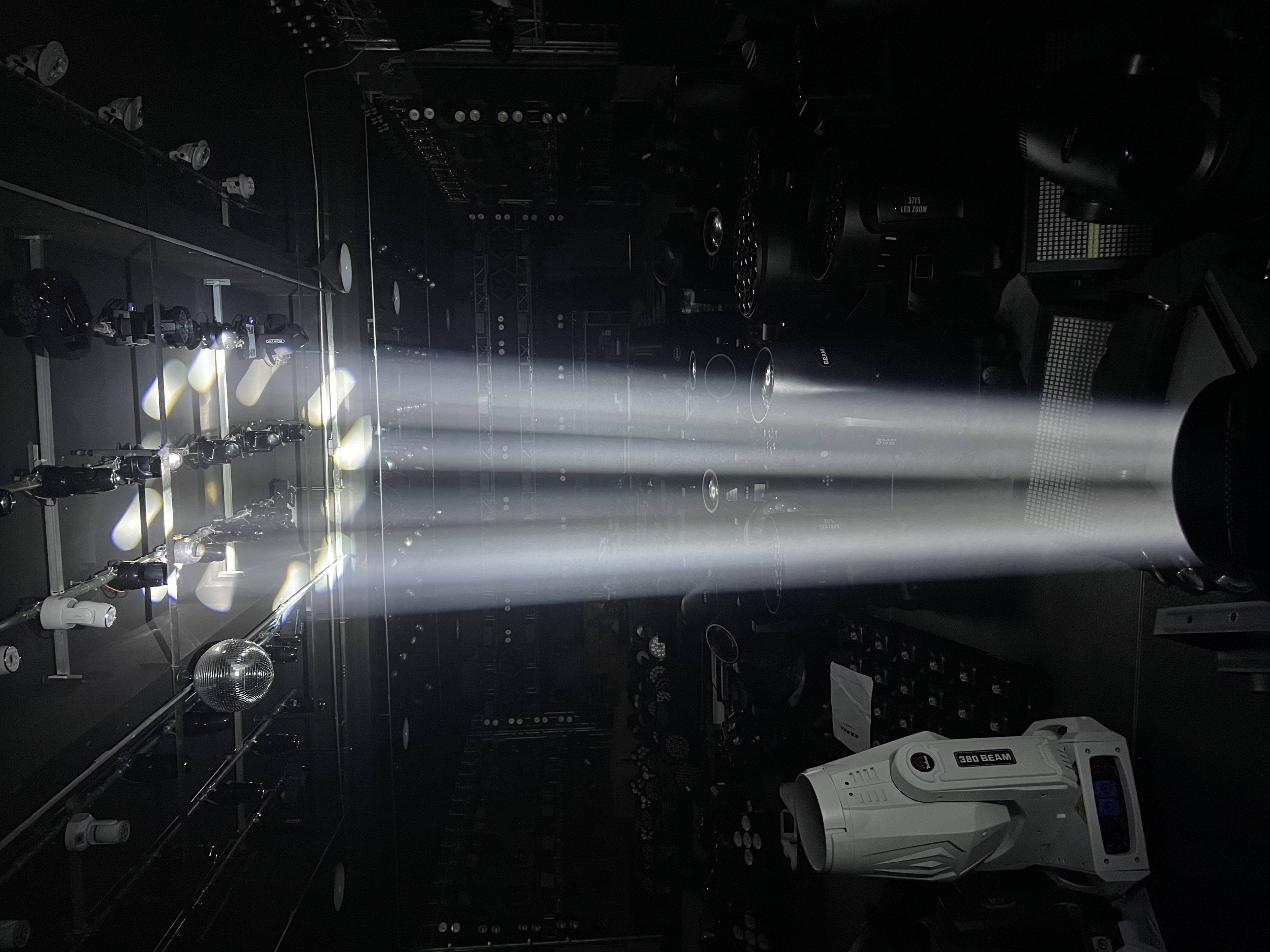 BEAM+SPOT+WASH прожектор Tarboc RH-Q380S
