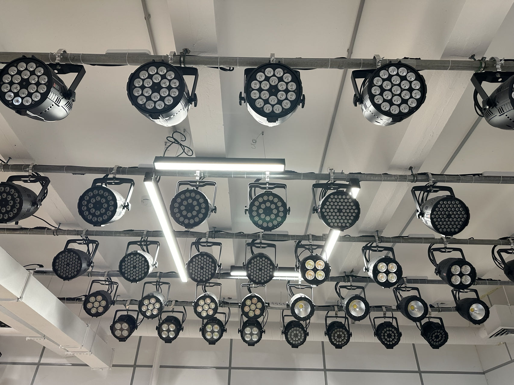 PAR LED прожектор Tarboc RH-P54RGB